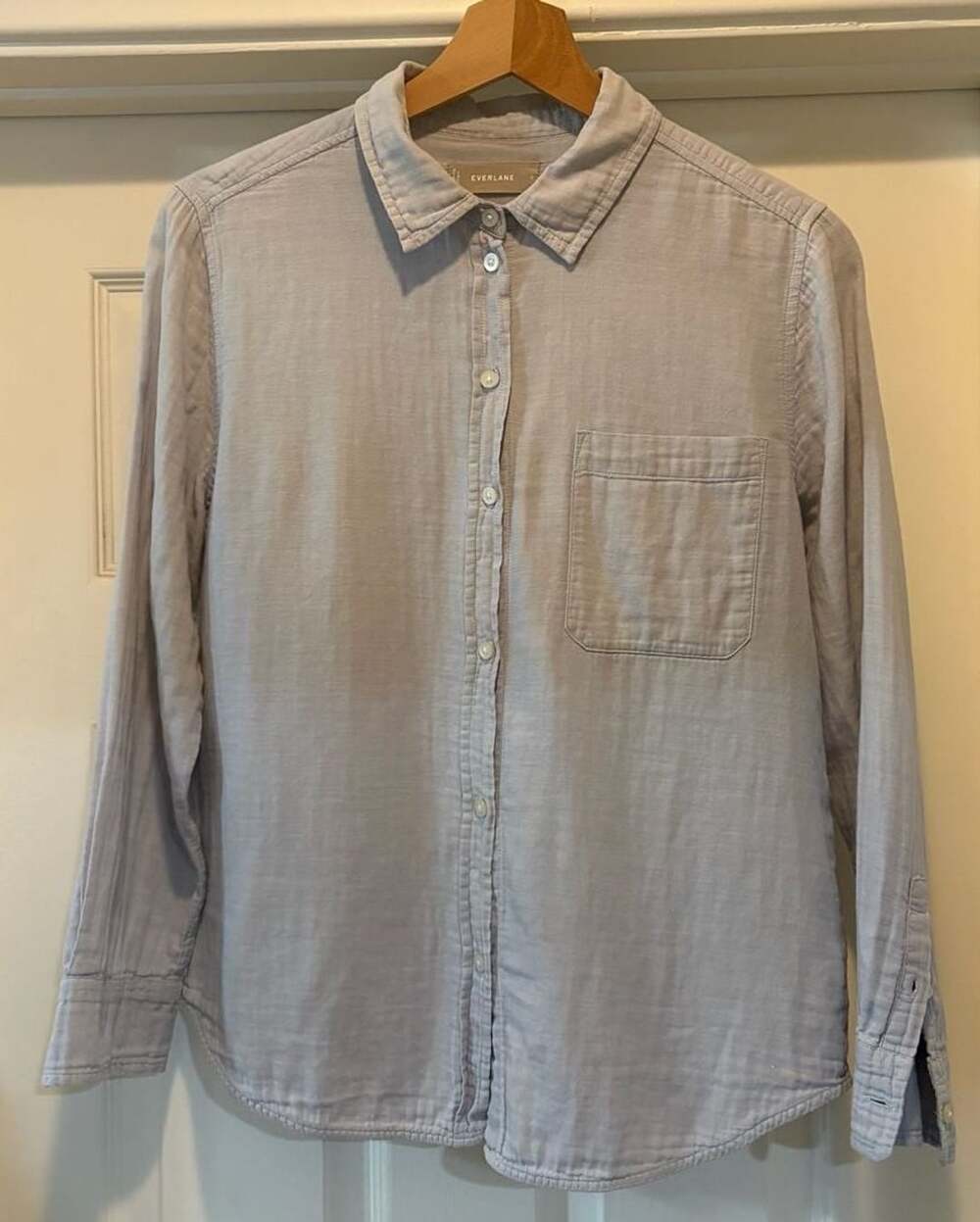 Everlane Button Down Shirt Size 6 Light Blue Long Sleeve Pocket